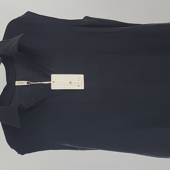 Elegant Black Sleeveless Dress With Pockets - Picture 7 of 16